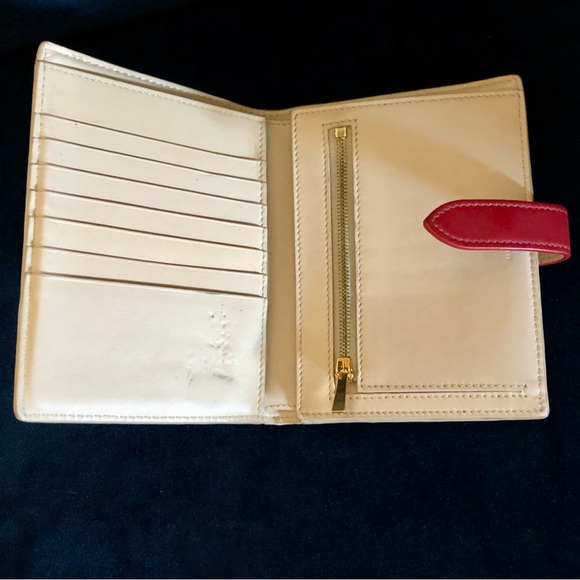 CELINE Medium Strap Wallet in Bicolour Grained Calfskin
Powder / Red - Picture 7 of 12